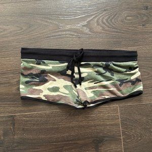 Army Camo Short-Shorts - Cotton - Size Medium